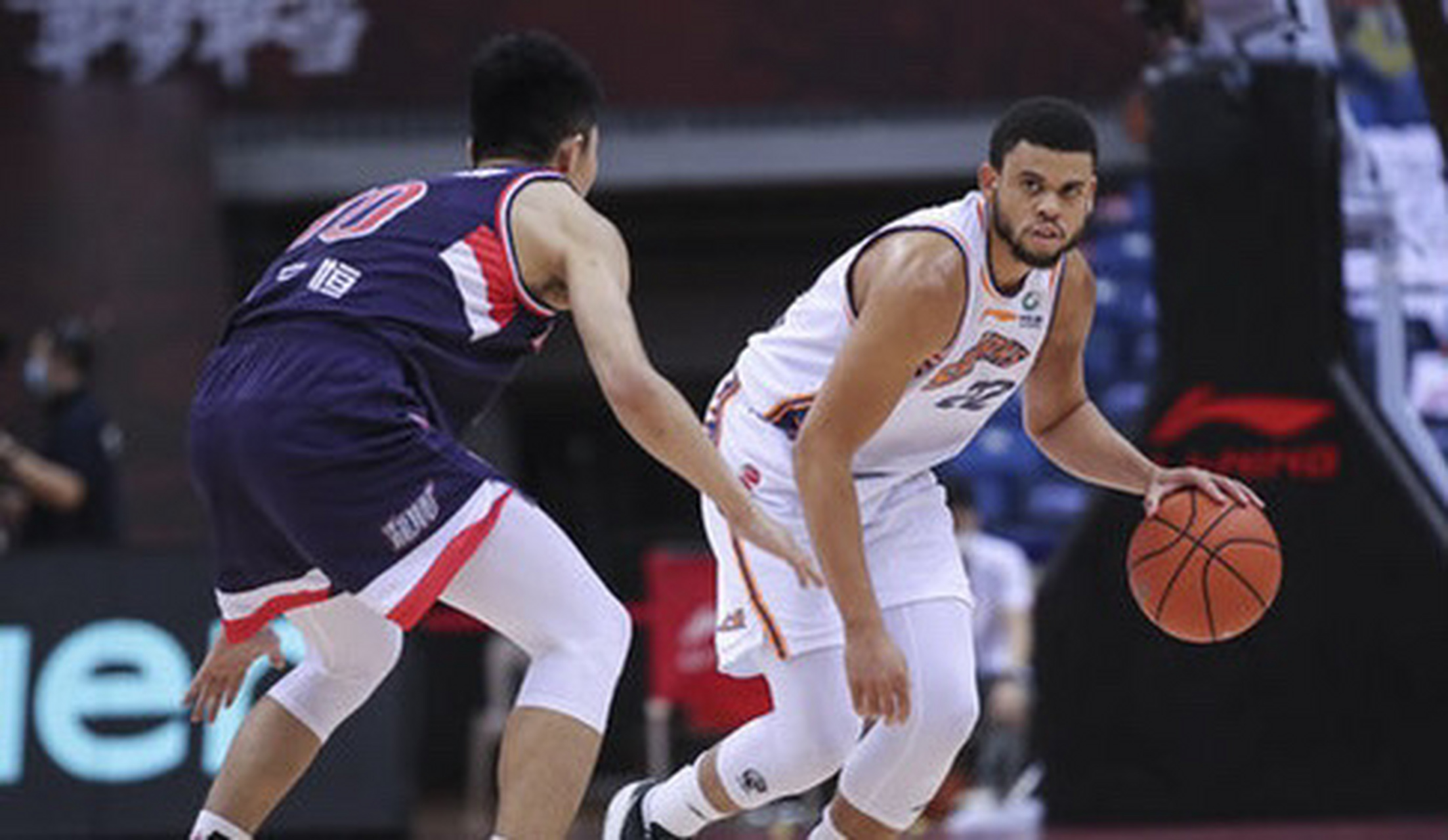 爱游戏官方入口-赛地聚焦：欧冠赛前热度飙升，深圳男篮战术微调，更衣室稳定，身体对抗强度拉满的简单介绍