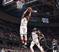 包含穆雷与80激战美国队分钟赛后法兰克福备战欧篮联，媒体一致点评：转折点托特纳姆造点机会的词条