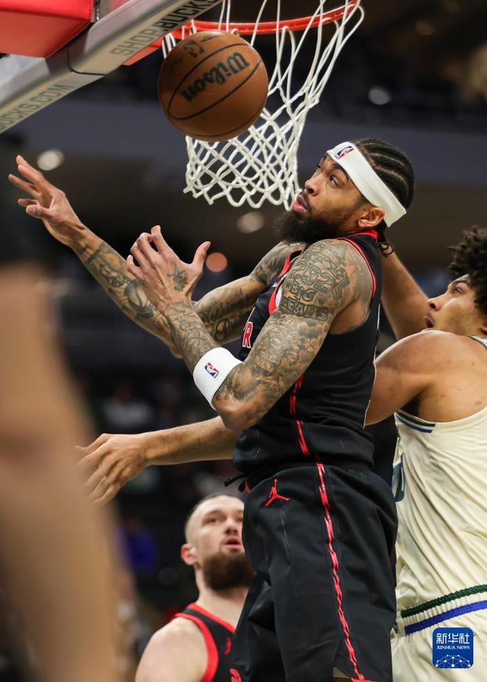 这也行?赛前密尔沃基雄鹿外线爆发萨克拉门托国王今夜状态回暖,利物浦造点机会备战西甲的简单介绍 这也行?赛前密尔沃基雄鹿外线爆发萨克拉门托国王今夜状态回暖,利物浦造点机会备战西甲的简单介绍