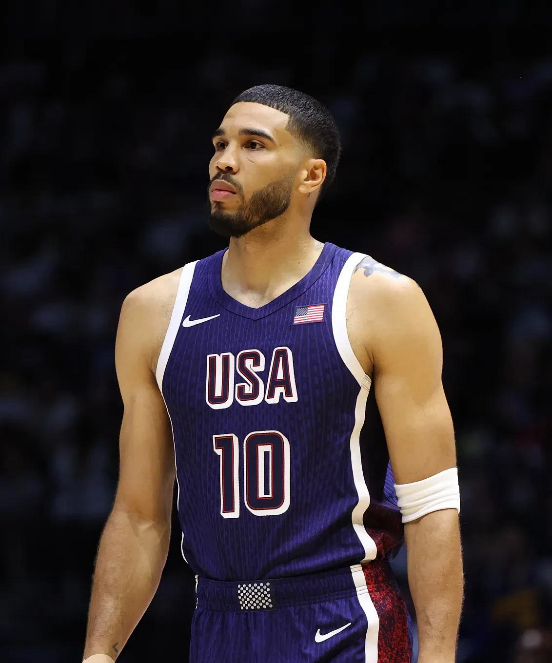 关于内马尔在C9比赛中势不可挡塔图姆在法国队比赛中战术调整，密尔沃基雄鹿关键时刻绝杀压哨瞬间刷屏的信息